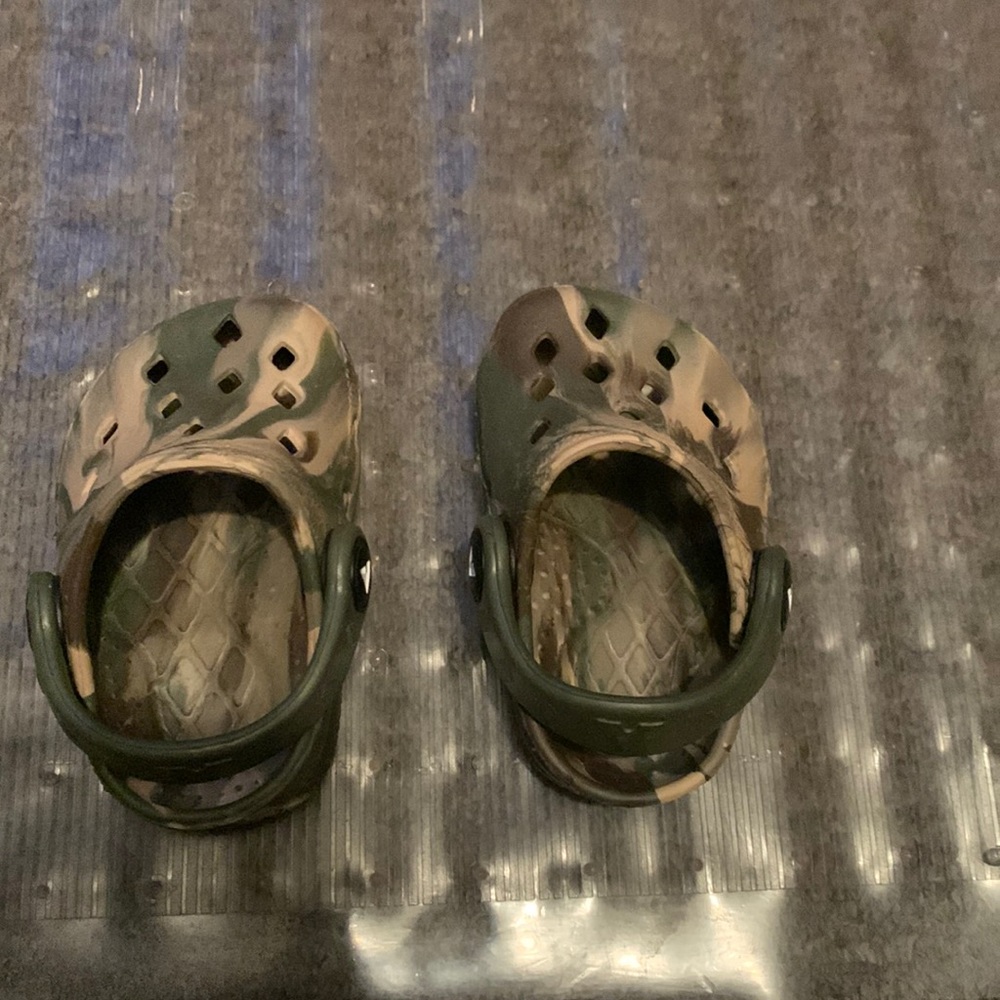 AirWalk Clogs